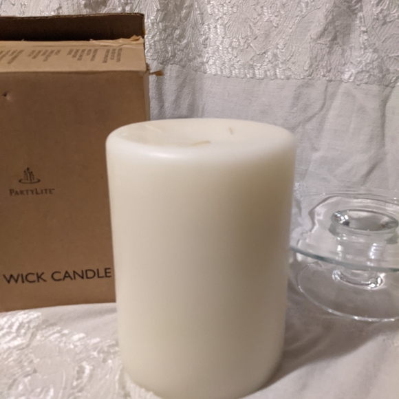 New PartLite 3 Wick unscented 6"x8" ivory pillar candle - Picture 3 of 6